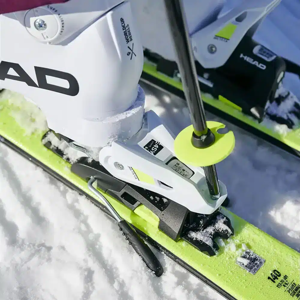Skieur sur la piste – équipement Head